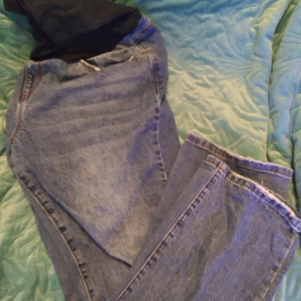 Maternity capris